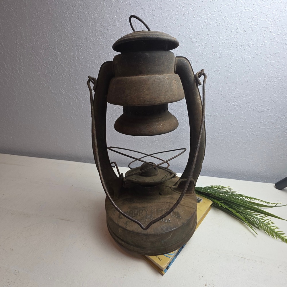 Vintage Embury No. 2 Air Pilot Lantern Rustic Star Base NO GLASS